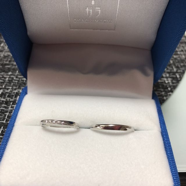 【GALA JEWELRY(ガラジュエリー)の口コミ】 旦那さんも私もゴツゴツしたものが嫌だったので、細身でシンプルなデザイ…