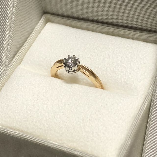 【ENUOVE(イノーヴェ)の口コミ】 カラーはイエローゴールドが良かったので、最終的にいくつかのブランドの…