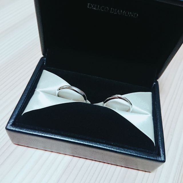 【エクセルコダイヤモンド(EXELCO DIAMOND)の口コミ】 婚約指輪との相性・ダイヤモンドの美しい輝き・繊細なデザインが気に入り…