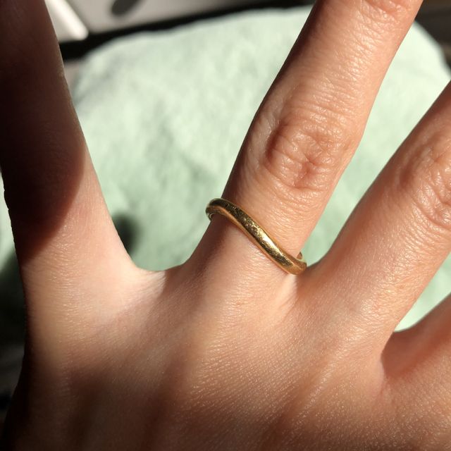 【Marriaged Marriage(マリッジド・マリッジ)の口コミ】 いろんな角度で楽しめます
はめていると指輪って回ってしまいがちですが、…