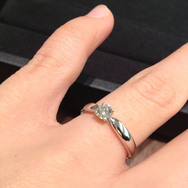 【ティファニー(Tiffany & Co.)の口コミ】 指にはめたときのプラチナの滑らかなつけ心地と、シンプルなデザインに惹…