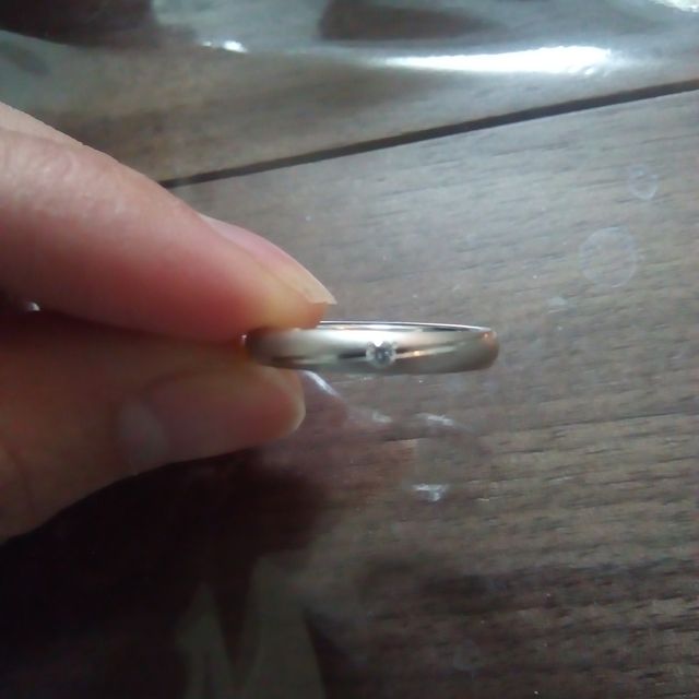 【PILOT BRIDAL(パイロットブライダル)の口コミ】 指が太くても食い込みがあまり目立たない甲丸仕上げだったこと、デザイン…
