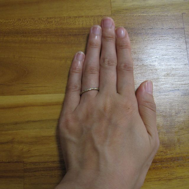 【noguchi(ノグチ)の口コミ】 光沢がありすぎない色味と可愛らしいデザインが購入の決め手です。もとも…