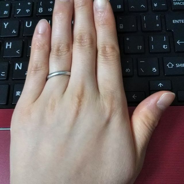 【Something Blue(サムシングブルー)の口コミ】 夫婦ともシンプルなものがいいと決めていたので、ウエディングサイトから…