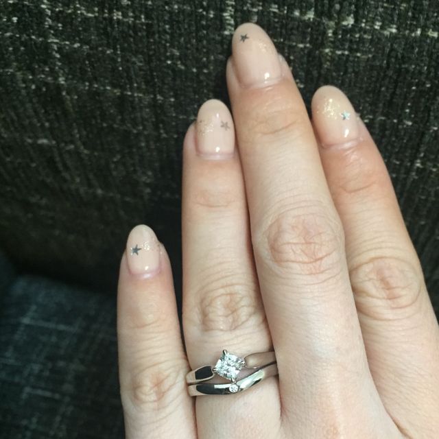 【カルティエ(Cartier)の口コミ】 結婚指輪はCartierがいいという私の憧れを彼が叶えてくれました。
順番は…