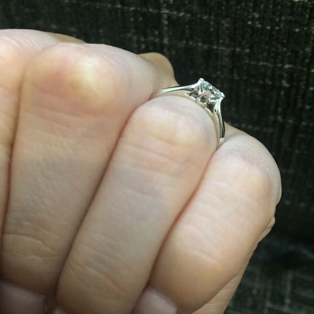 【カルティエ(Cartier)の口コミ】 結婚指輪はCartierがいいという私の憧れを彼が叶えてくれました。
順番は…