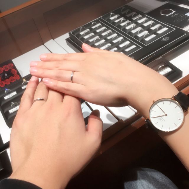 【銀座ダイヤモンドシライシの口コミ】 ストレートが良いと最初は思っていましたが、色々と試着する中する中で、…