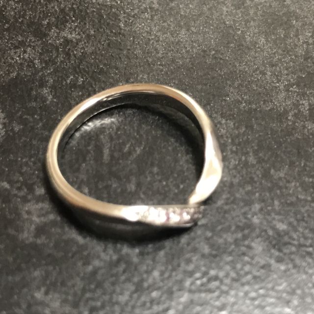 【俄(にわか)の口コミ】 結婚指輪を決めるにあたり3つほど候補にありました。初桜のデザイン製とピ…