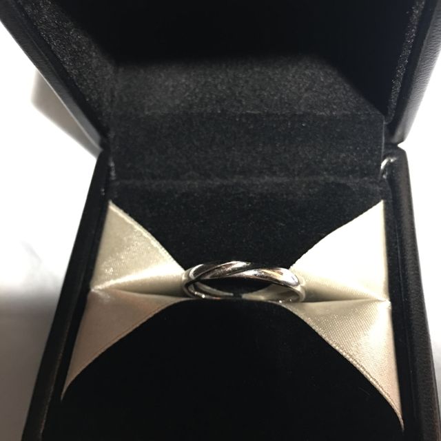 【ラザール ダイヤモンド(LAZARE DIAMOND)の口コミ】 カーブやウェーブなども試着したが、一番無難なストレートにしようと思っ…