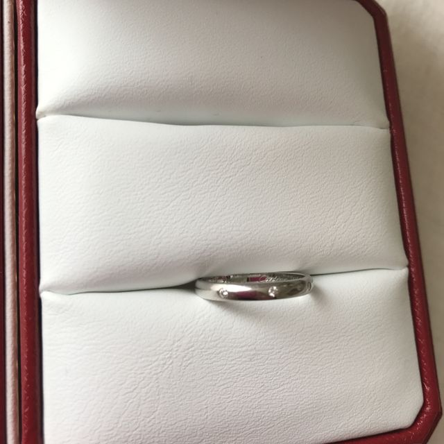 【カルティエ(Cartier)の口コミ】 主人はシンプルなものを求めていたのでごくシンプルなものを購入。けれど…