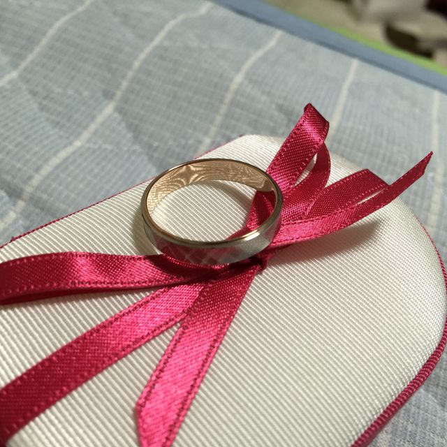 【Oferta(オフェルタ)の口コミ】 プラチナ950の外周にピンクゴールド18金の内周という、二段仕込みのカラー…