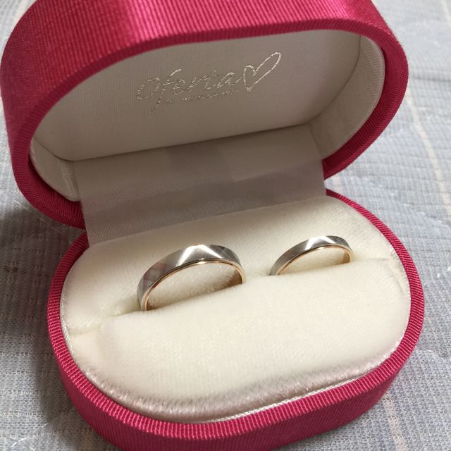 【Oferta(オフェルタ)の口コミ】 プラチナ950の外周にピンクゴールド18金の内周という、二段仕込みのカラー…