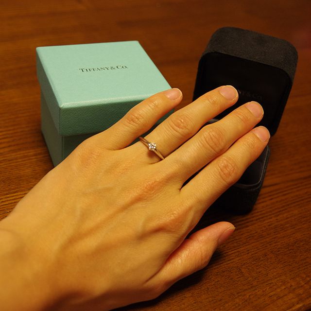 【ティファニー(Tiffany & Co.)の口コミ】 リングは華奢なデザインでかつ、シンプルなので服装や他のアクセサリーと…