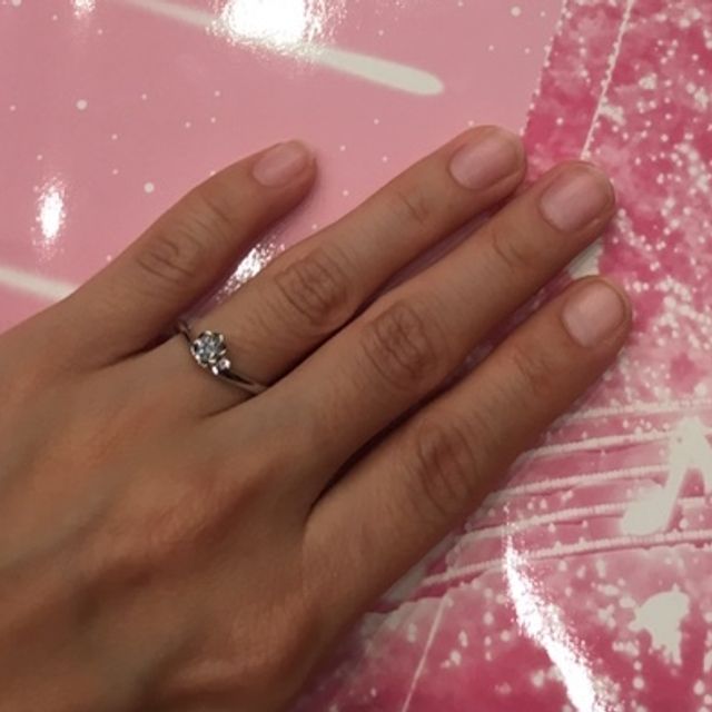 【TRECENTI(トレセンテ)の口コミ】 サプライズで頂いたので私は選んでいませんが、お花型の縁取りとピンクダ…