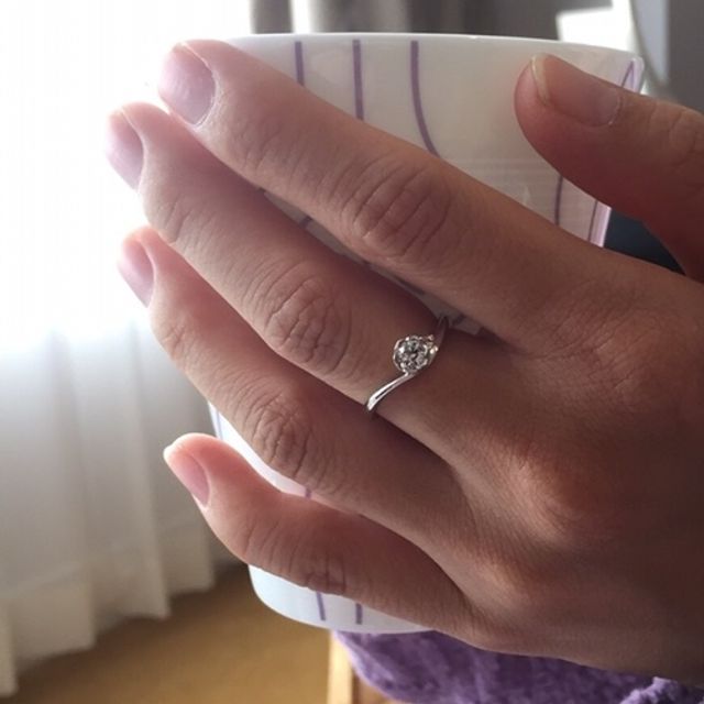 【TRECENTI(トレセンテ)の口コミ】 サプライズで頂いたので私は選んでいませんが、お花型の縁取りとピンクダ…