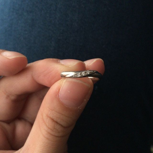 【アイプリモ(I-PRIMO)の口コミ】 仕事中も常に着けておく予定でしたので、太かったり、派手なデザインは避…