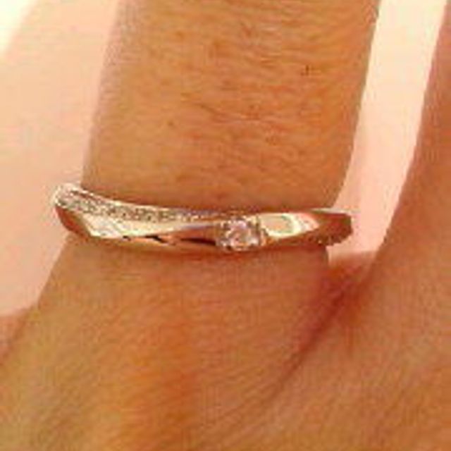 【4℃ BRIDAL(ヨンドシーブライダル)の口コミ】 93％や95％が一般的なプラチナの配合率になる中で、こちらの指輪は99%プラ…