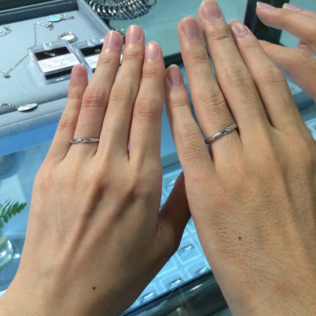 【宝寿堂(ほうじゅどう)の口コミ】 細めのストレートの形にねじりが１つあるだけで、細く長いきれいな指に見…