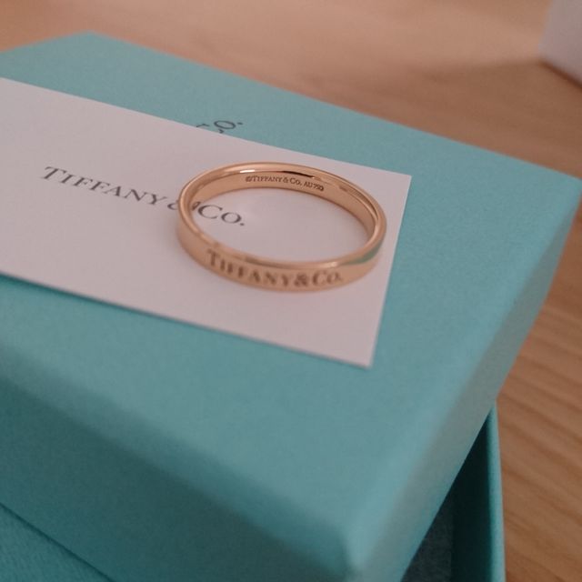 【ティファニー(Tiffany & Co.)の口コミ】 TIFFANYの『デザイン』が一番の決め手となりました。シンプルなデザインの…