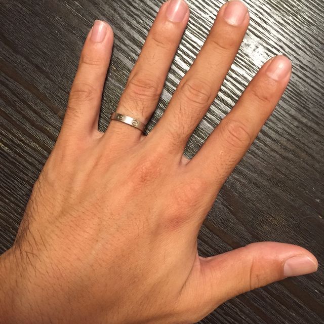 【カルティエ(Cartier)の口コミ】 派手でなく、シンプルでどんな服装にも似合う結婚指輪を探していたところ…