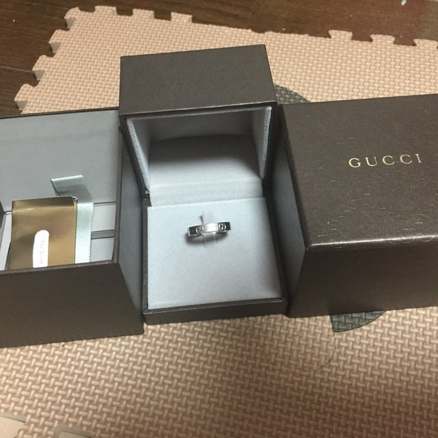 【グッチ(GUCCI)の口コミ】 シンプルで人気のデザイン！

主人がつけていてもオシャレで

すぐにお互…