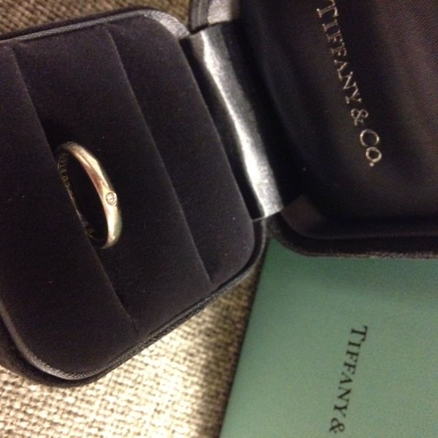 【ティファニー(Tiffany & Co.)の口コミ】 夫が私に内緒で購入してくれた婚約指輪がティファニーのダイヤモンドのエ…