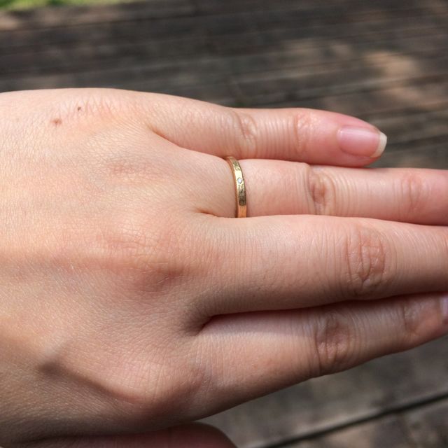 【AbHeri(アベリ)の口コミ】 もともと華奢なリングが好きで結婚指輪も細めの華奢なリングを探していま…