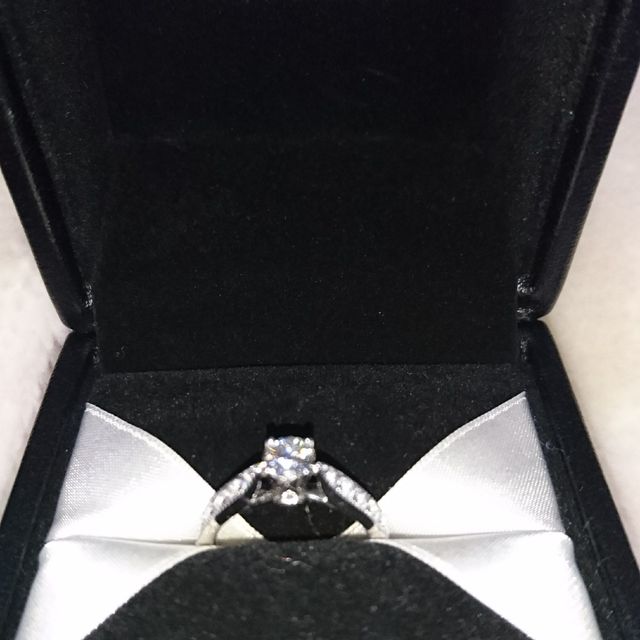 【エクセルコダイヤモンド(EXELCO DIAMOND)の口コミ】 婚約指輪を決めるにあたって、何箇所か見に行っていましたが、決め手は細…