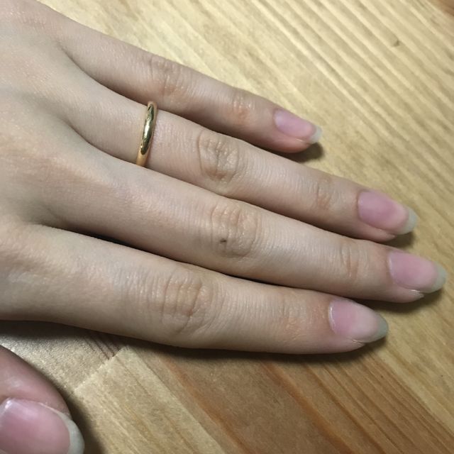 【エクセルコダイヤモンド(EXELCO DIAMOND)の口コミ】 シンプルなデザインで一番値段的にも良かったのでこれを選びました。まだ…