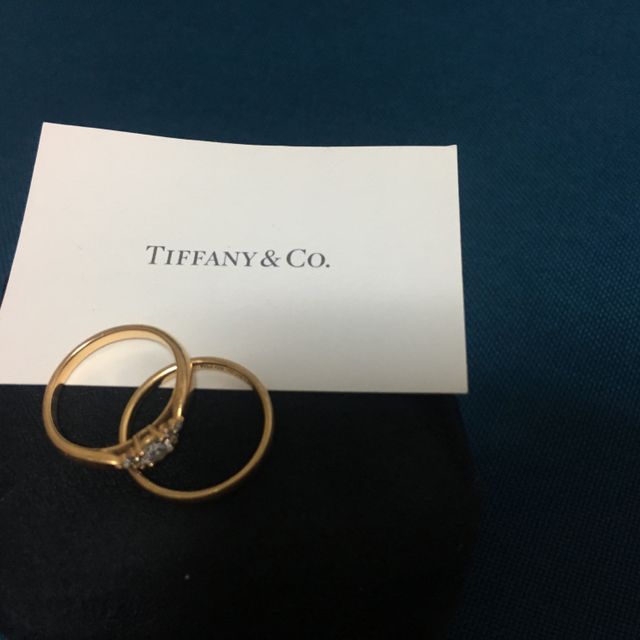【ティファニー(Tiffany & Co.)の口コミ】 婚約指輪をこちらのローズゴールドのものにしたので結婚指輪も同じ色のシ…