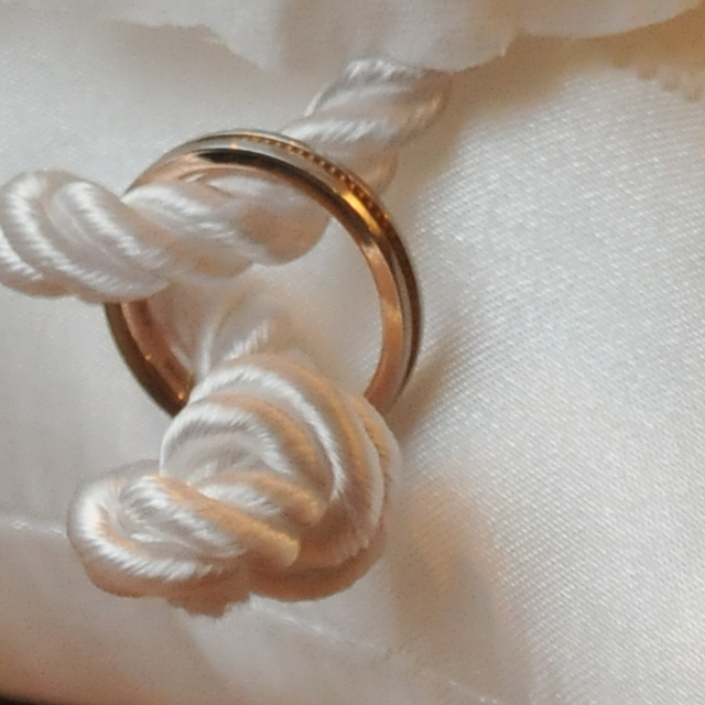 【アイプリモ(I-PRIMO)の口コミ】 シンプルすぎないところと、ダイヤが入っているところがおススメです。

…