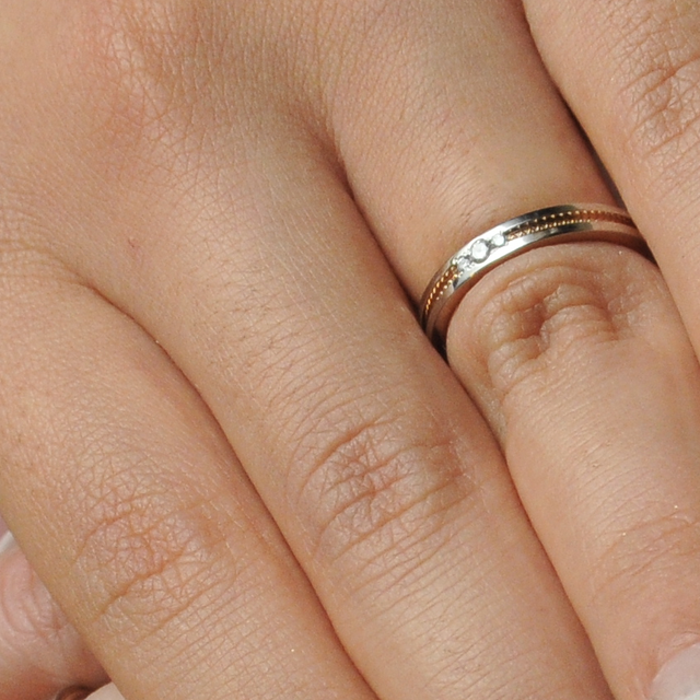 【アイプリモ(I-PRIMO)の口コミ】 シンプルすぎないところと、ダイヤが入っているところがおススメです。

…