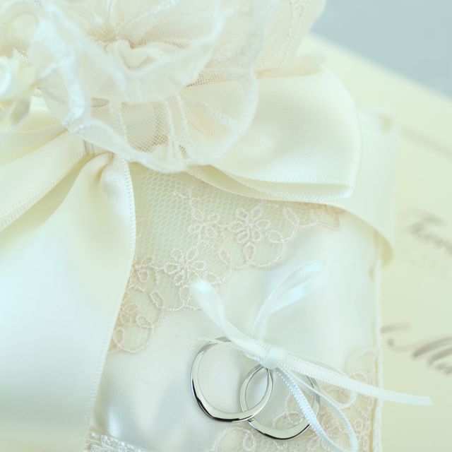 【ブルガリ(BVLGARI)の口コミ】 V字の指輪を探していたが、どのブランドもきつめのV字で違和感があったが…