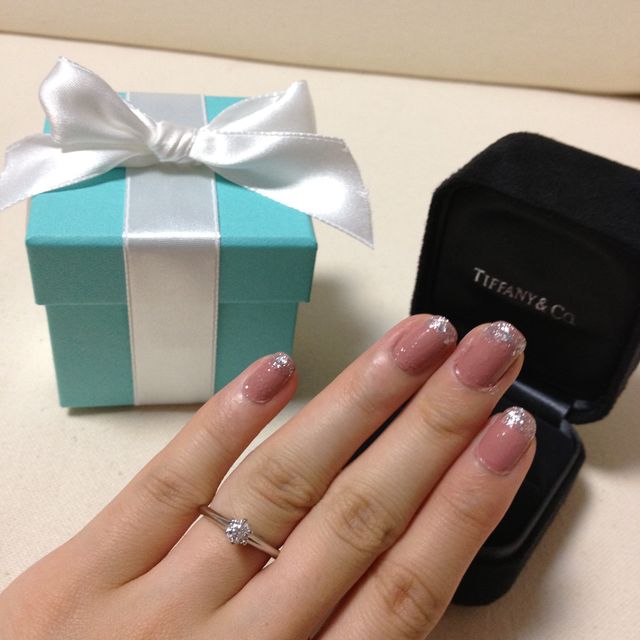 【ティファニー(Tiffany & Co.)の口コミ】 1番初めに、憧れていた婚約指輪の王道ティファニーセッティングを試着しま…