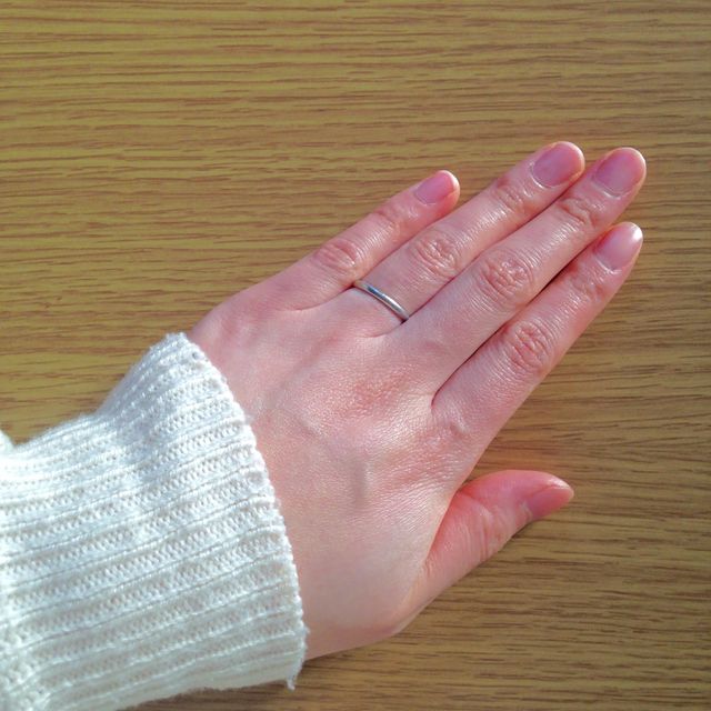 【ティファニー(Tiffany & Co.)の口コミ】 シンプルで、指触りがいいデザインだったため、購入に至りました。石がつ…