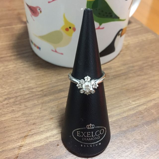 【エクセルコダイヤモンド(EXELCO DIAMOND)の口コミ】 もともと一粒ダイヤではなく、しっかりデザインされたものを探していて、…