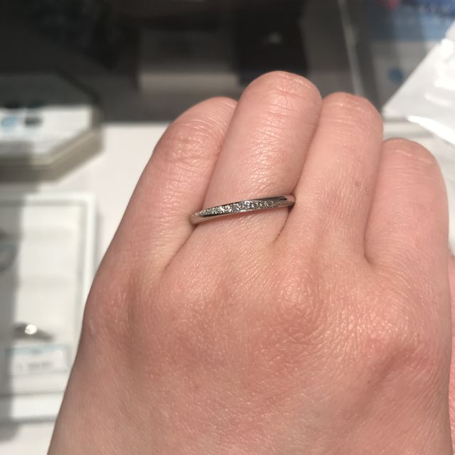 【銀座ダイヤモンドシライシの口コミ】 ダイアモンド専門店だけあってダイヤの輝きが他店舗とは違って見えました…