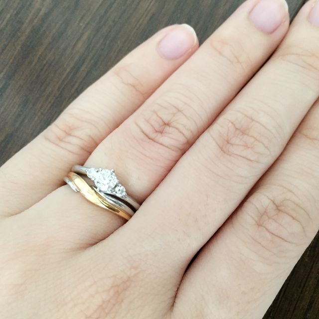 【銀座ダイヤモンドシライシの口コミ】 こちらは0.256カラットのものですがダイヤモンドが目立ちすぎずつけやすい…