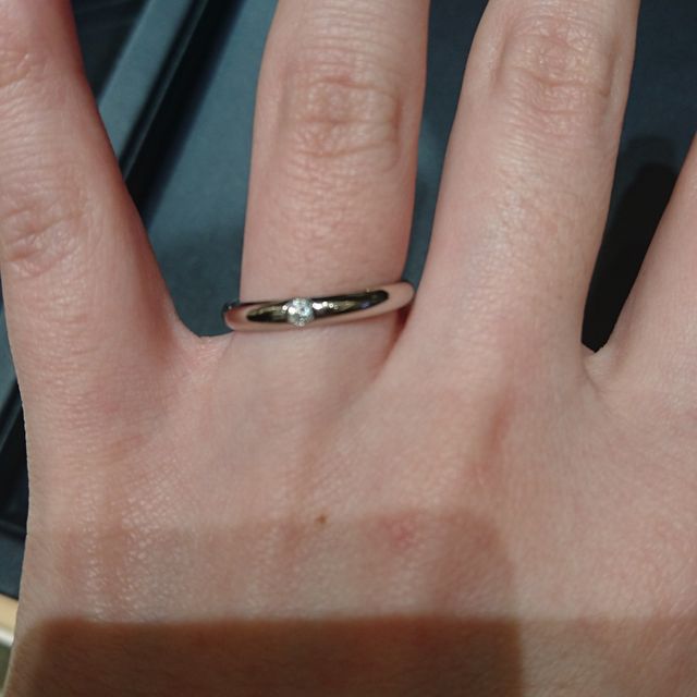 【ROYAL ASSCHER(ロイヤル・アッシャー)の口コミ】 世界三代カッターズブランドのロイヤルアッシャーさんの指輪です。シンプ…