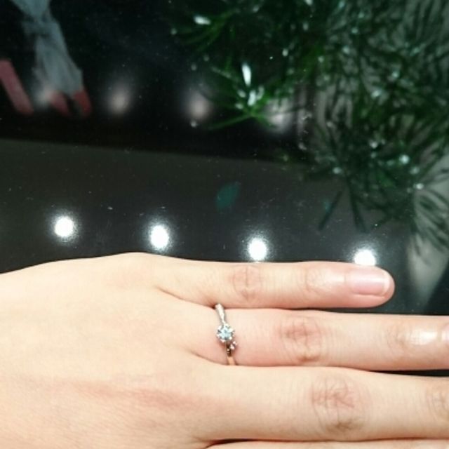 【COCKTAIL(カクテル)の口コミ】 ネットで下調べしていた時に、デザインが女性らしく可愛くて、かつ誕生石…