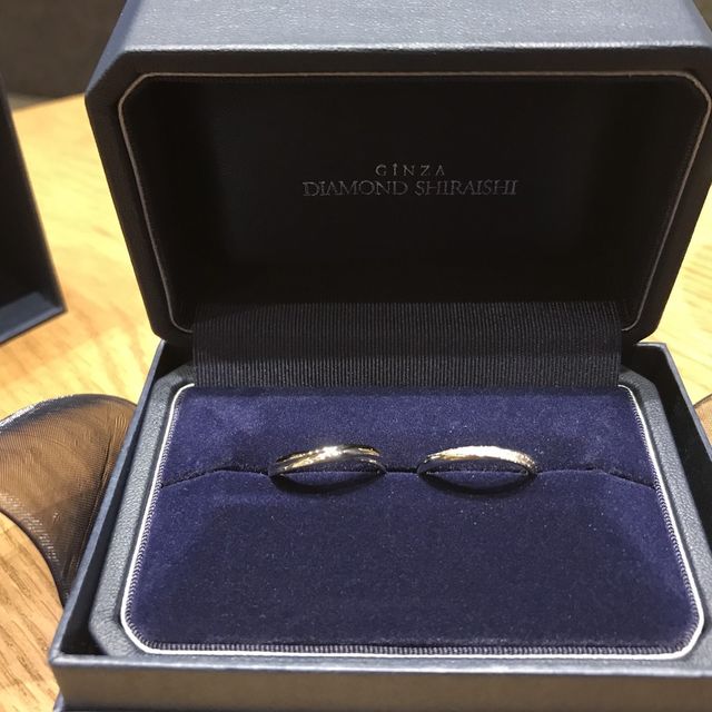 【銀座ダイヤモンドシライシの口コミ】 指が太くてみじかいのですが、
この指輪んつけると綺麗に見えたのと、ダイ…
