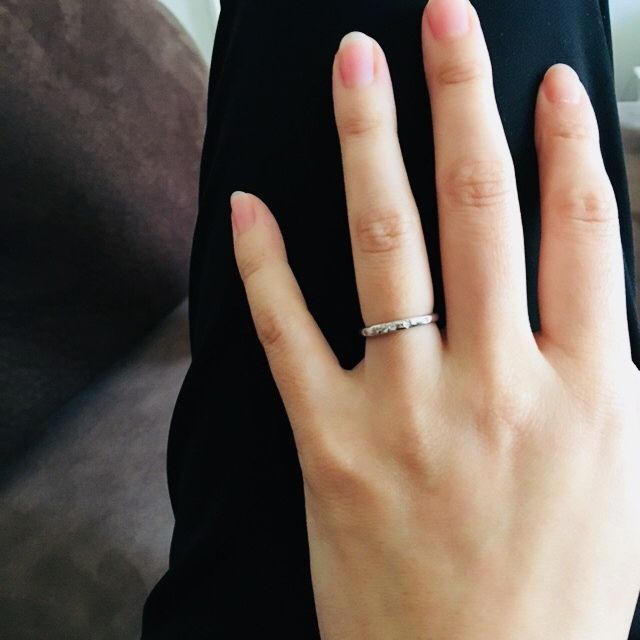 【銀座ダイヤモンドシライシの口コミ】 旦那がつちめ加工の指輪が良いと
決めたいたので
こちらで購入
デザインが…