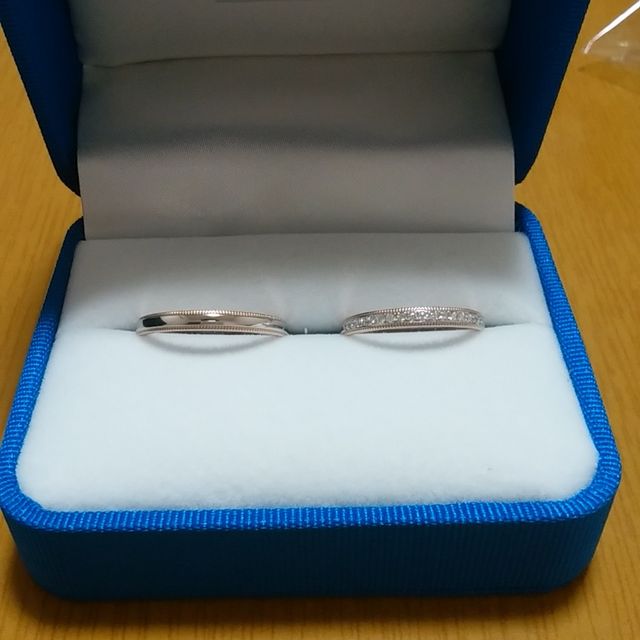 【GALA JEWELRY(ガラジュエリー)の口コミ】 二人ともシンプルなデザインの物を希望していて何店舗か見て回っていたの…