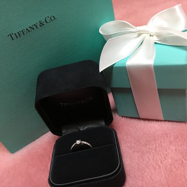 【ティファニー(Tiffany & Co.)の口コミ】 婚約指輪の王道のティファニー以外には検討しているブランドはありません…