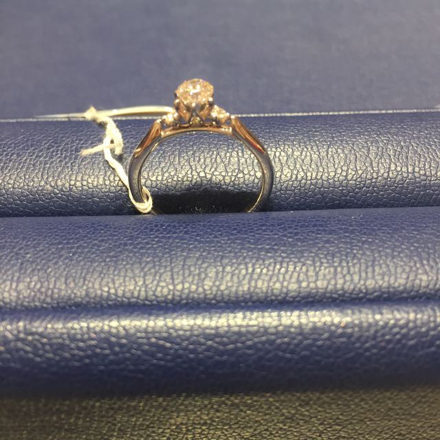 【銀座ダイヤモンドシライシの口コミ】 店長さんがこれまでの交際の経緯などを細かに聞いて頂き、２人に合うよう…