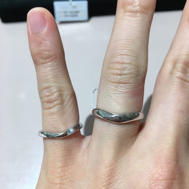 【銀座ダイヤモンドシライシの口コミ】 デザイン性が良くシンプルなのがたくさんある中で、日頃の生活に支障がな…