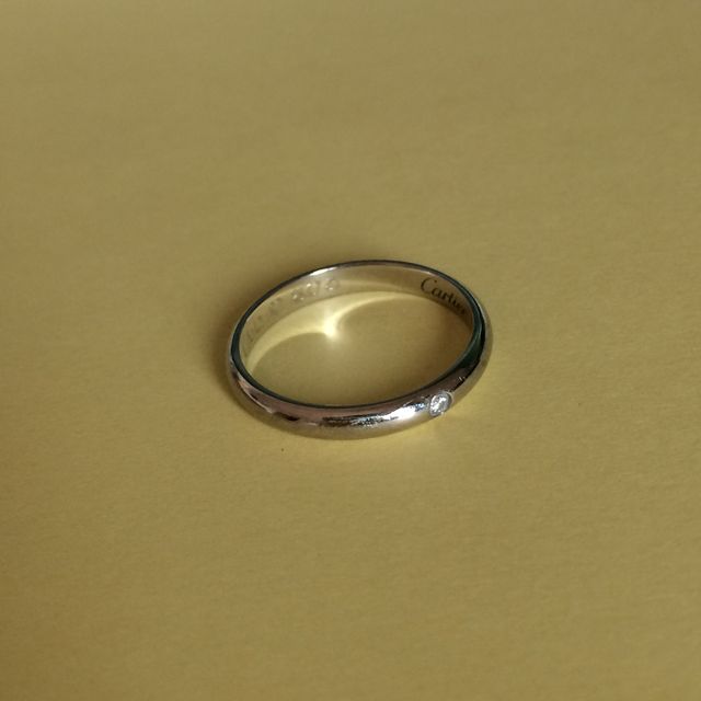 【カルティエ(Cartier)の口コミ】 日常身につけられるシンプルな飽きの来ないデザインが決め手でした。日に…