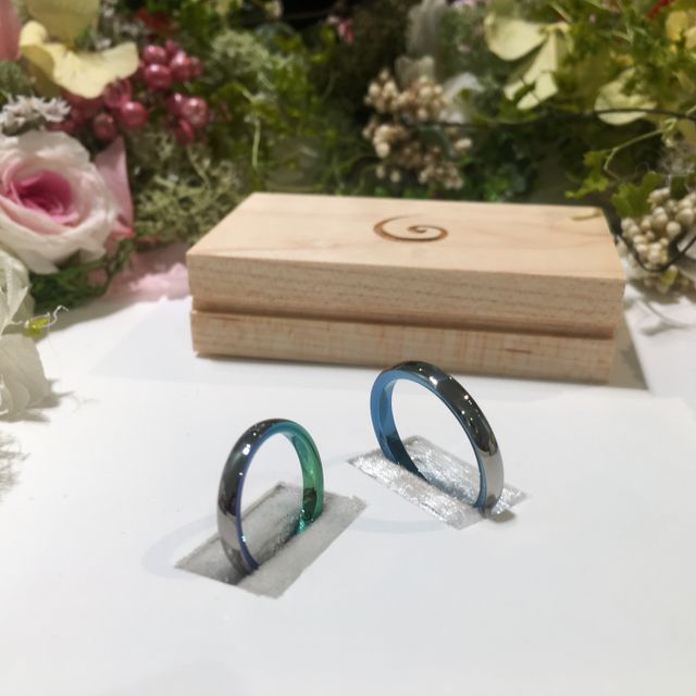 【SORA(ソラ)の口コミ】 シンプルだけど内側と側面の発色が少し個性的で、綺麗な青の発色に一目惚…