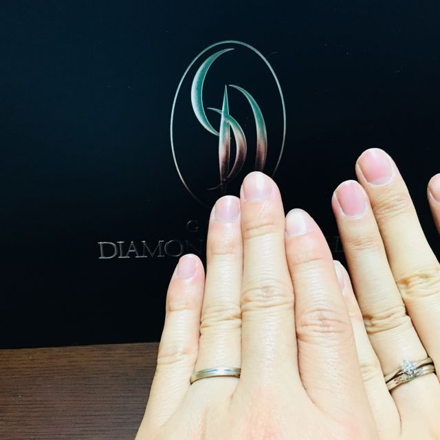 【銀座ダイヤモンドシライシの口コミ】 シンプルなものを探していて、デザインに惹かれ購入しました。1つ1つに意…