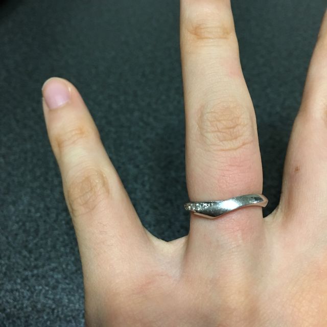 【俄(にわか)の口コミ】 ひねりのあるデザインのものを探していました。ネットで見て、別の種類の…